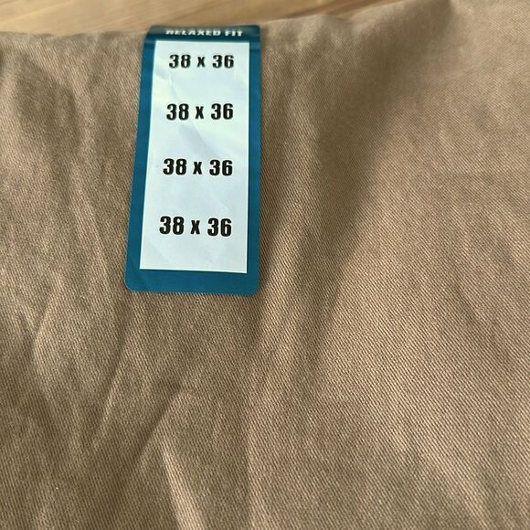 Carhartt Men's Relaxed Fit Twill Utility Work Pant Color: Dark Khaki NEW 38 X 36 - Picture 3 of 3